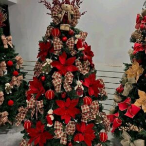 snow vinyl christmas tree sizes available at 6ft,7ft,8ft,10ft,12ft,15ft,20ft we costumize sizes